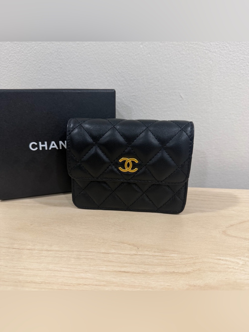 CHANEL Black Romance Ruffle Chain Card Wallet